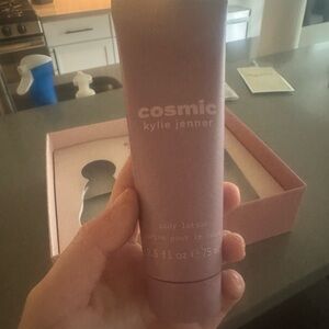 Cosmic by Kylie Jenner – Body Lotion (2.5 fl oz / 75 mL)
